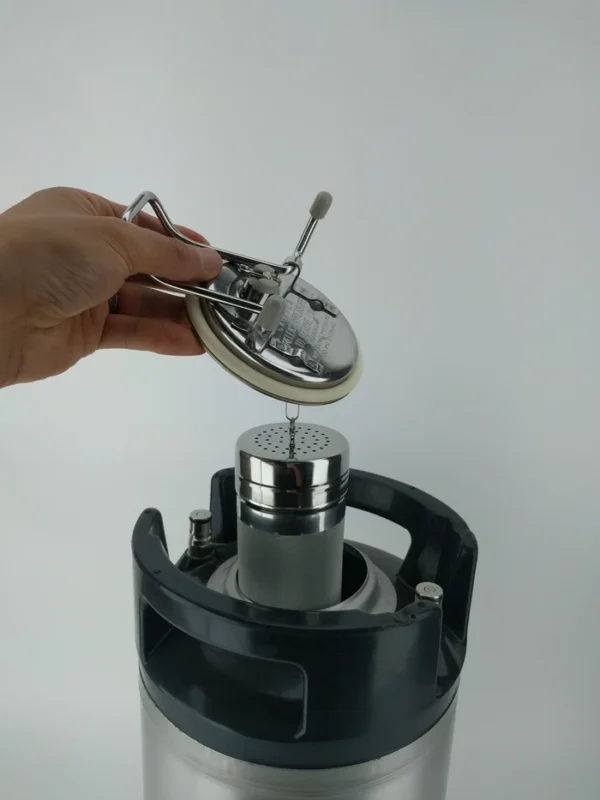 19L Ball Lock Keg with rubber base and handle